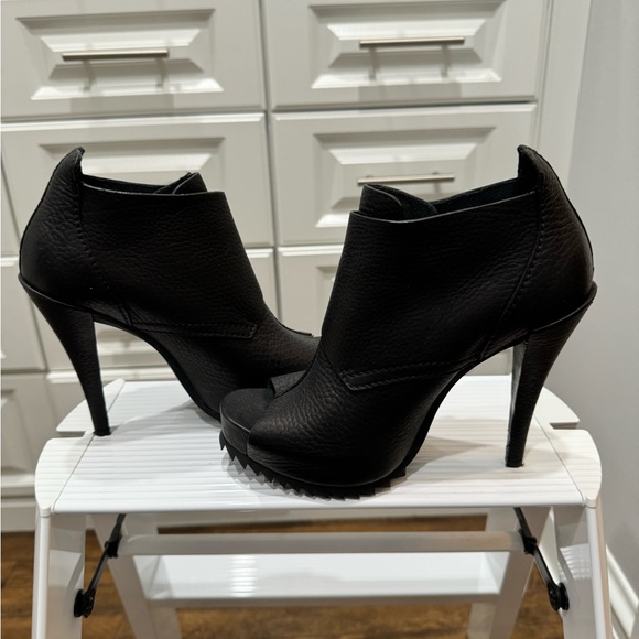 Pedro Garcia Leather Peep Toe Booties Size 8 - Picture 2 of 7